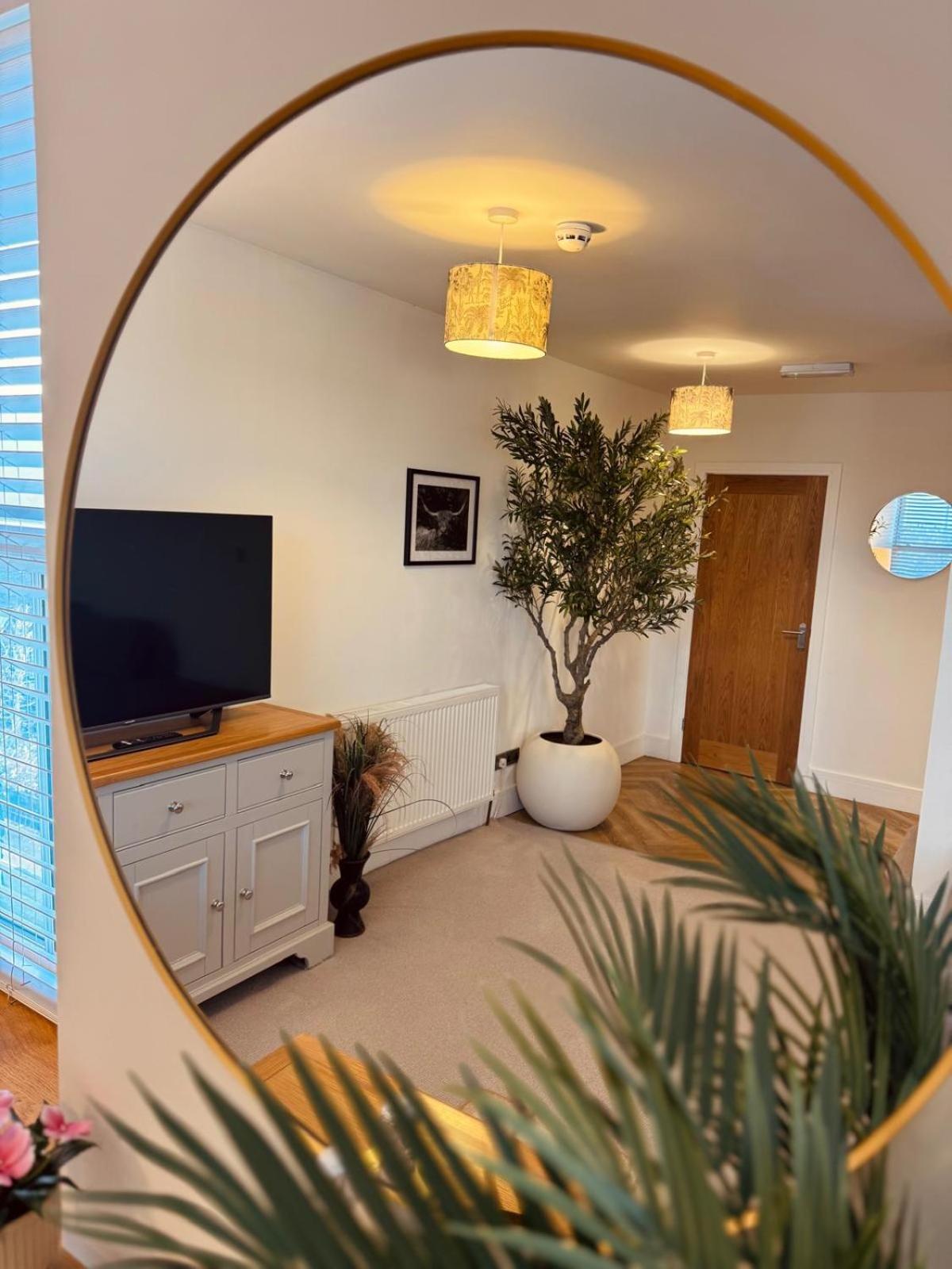 Lola'S Loft With Lake Views - Central Bowness - Pet Friendly ภายนอก รูปภาพ