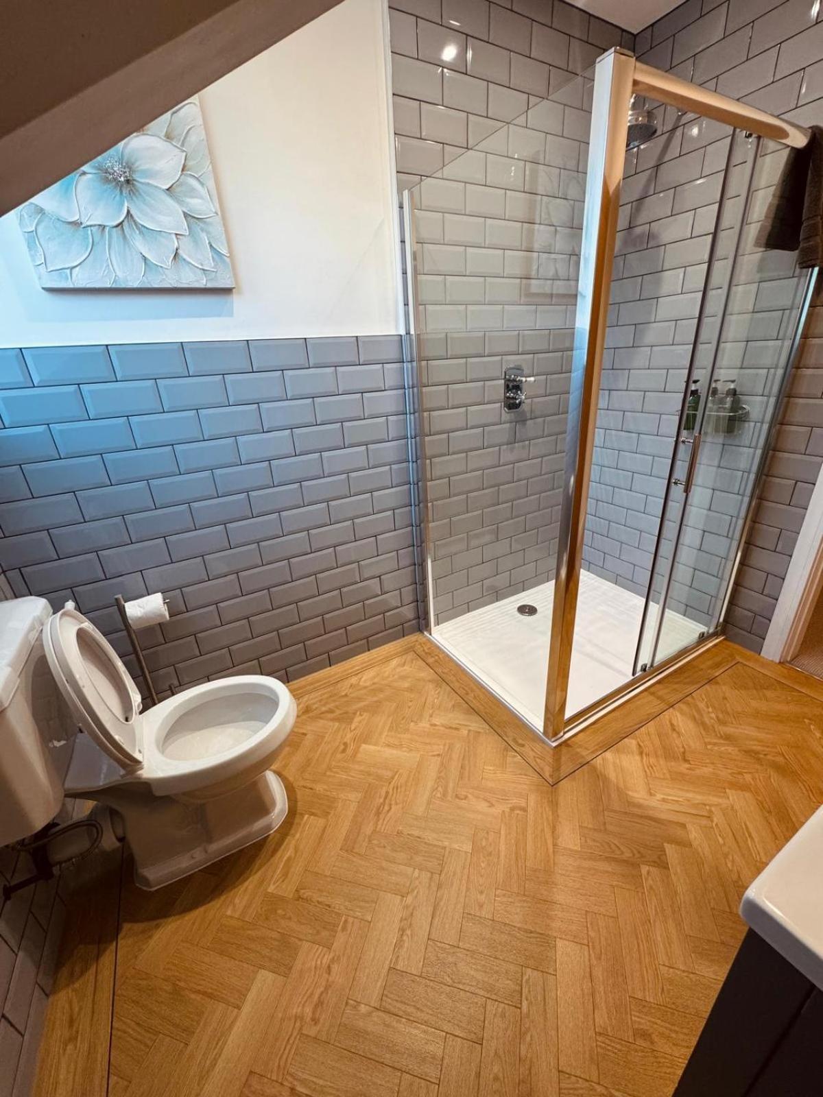 Lola'S Loft With Lake Views - Central Bowness - Pet Friendly ภายนอก รูปภาพ